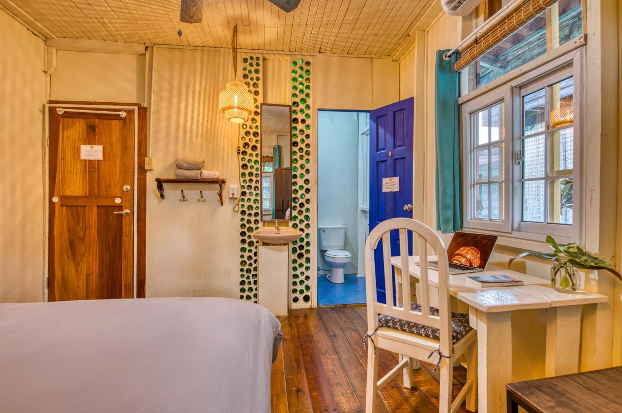 Saigon Bay Bed & Breakfast Bocas del Toro Exteriér fotografie